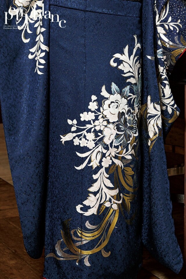エレガント豪華な総刺繍お振袖　25点フルセット　老舗呉服店誂製　ガード付き 正統派古典 黒/赤 椿柄 シンプル かっこいい 大人っぽい【通販可