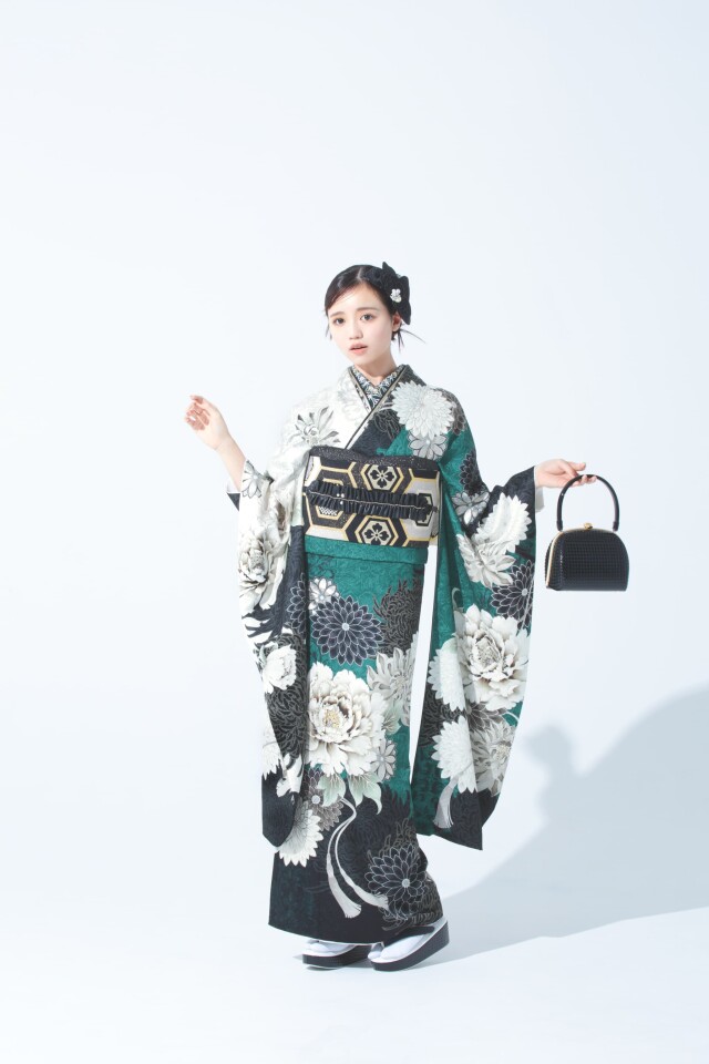和風館ICHI 京都店の振袖 /緑色/黒色/グラマラス/牡丹柄/ Kimono5707