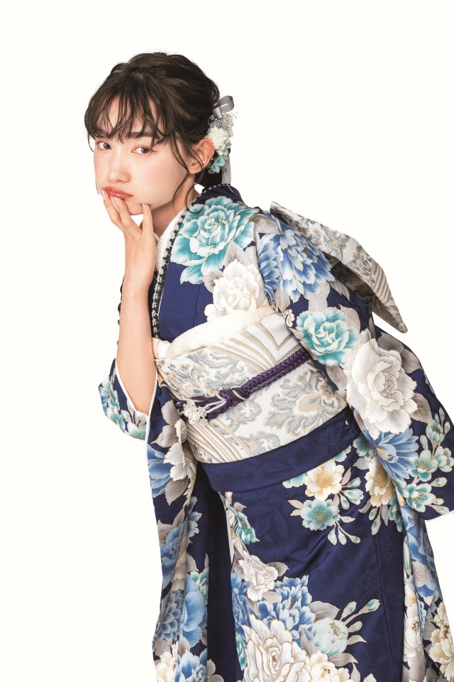 花てまり 南草津店の振袖 /青色/白色/古典/花柄/ B1015 | My振袖