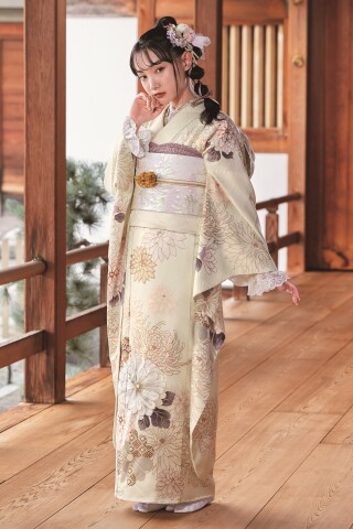 和とりえ 滋賀 安曇川の振袖 /ベージュ色/赤色/エレガント/花柄