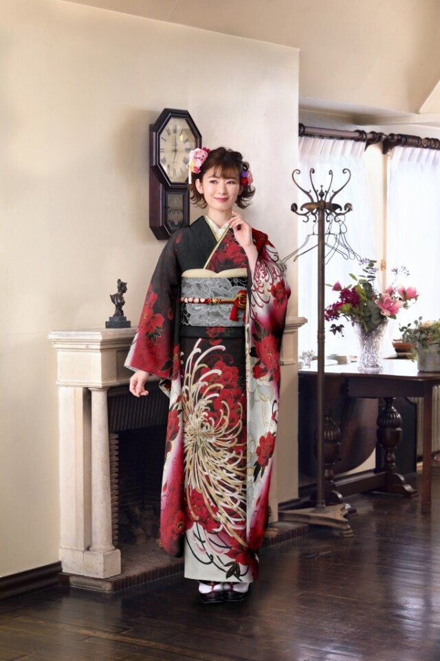 (あ996)赤黒白金 祝い柄の荒波のような斜めストライプ振袖㊗️⑤点セット 阿波屋 フォトスタジオTAMANA＠5 / 熊本県 の店舗情報 | 人気の成人式