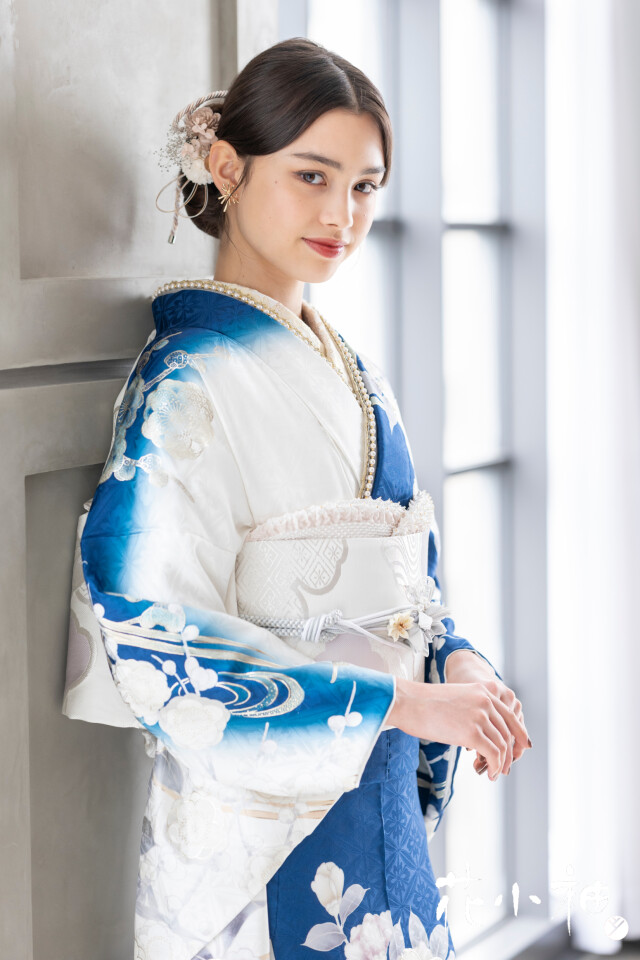 花小袖 Hanakosodeの振袖 /青色/白色/エレガント/花柄/ Ca-021 | My振袖