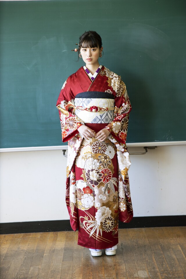 ふりそでKINAKO イオンタウン姫路店の振袖 /赤色/朱色/古典/雪輪