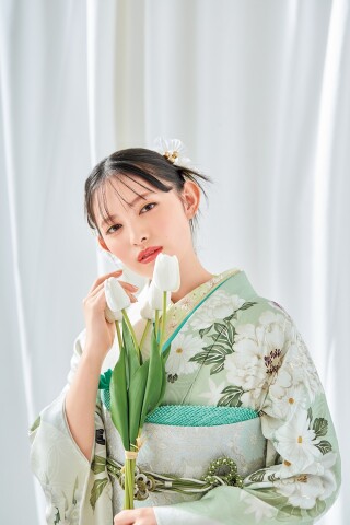 振袖 身長153-168cm 白　ピンク　桜　鹿の子の凹凸のある生地　正絹 振袖 身丈163cm 裄丈69.5cm L 袷 鈴乃屋 桜 金糸 銀通し ピンク