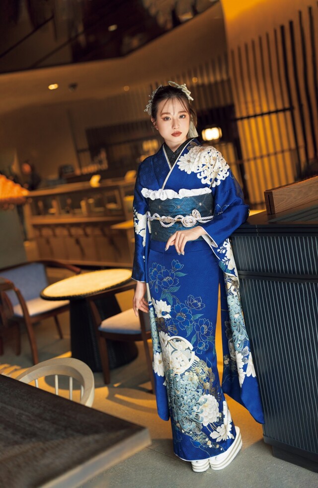 お値下げしました。成人式　着物　振袖　一式フルセット きもの宮下【霧島店】 振袖専門店の振袖 /青色/白色/クール/花柄/ No