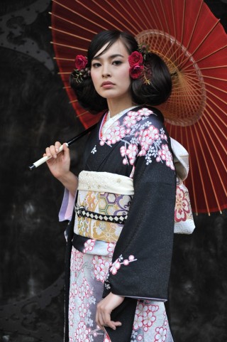 振袖 豪華 滝泰 金彩 銀通し 紋意匠 身丈 164cm 振袖 豪華 滝泰 金彩 銀通し 紋意匠 身丈 164cm
