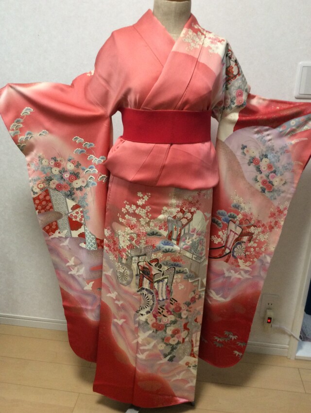 ドレス21の振袖 /ピンク色/赤色/古典/車柄/ ピンク色御所車柄