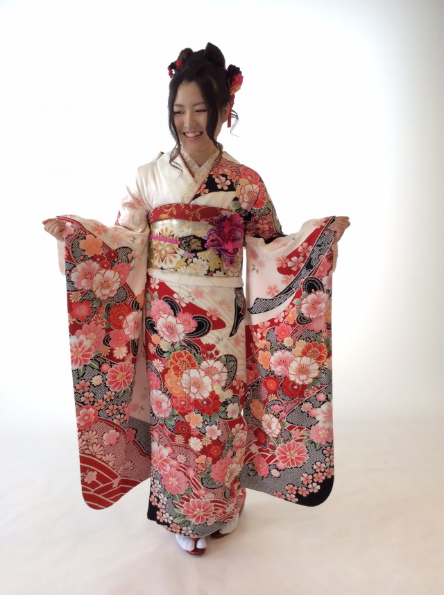 振袖 美しい花柄模様 波模様 金彩 赤色 トールサイズ 縮緬 KK-1869 振袖 美しい花柄模様 暈し 銀通し 黒色 トールサイズ ガード加工