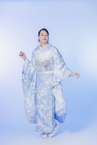 白から水色へ流れる銀彩の華古典｜清らかで涼やかな淡色振袖_振袖_46480