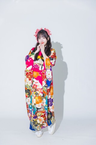 ビビッドピンクに咲き乱れる梅と菊｜カラフルで元気なkawaiiレトロ振袖_振袖_46491