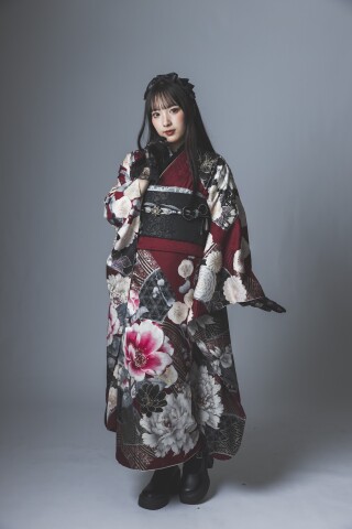 ワインレッド×グレーに咲く薔薇｜甘さと影が同居するゴシック振袖_振袖_46495