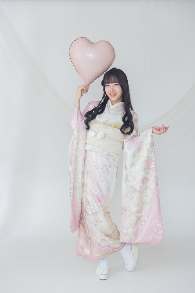 花嫁振袖✴︎白ピンク【美品】 振袖専門店・レンタル えどしるふ（edosiruf）姫路本店の振袖 /ピンク