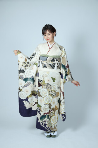 彗色予報 ぬた。 幸せ降りそうな振袖おジャージ(黒) これからの季節に絶対欠かせないコーデです。中の振袖ジャージは
