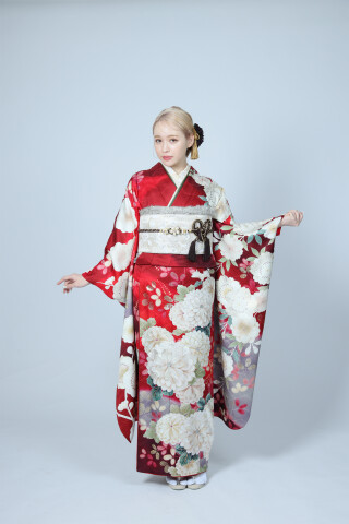 No.93371 華やかに映える赤のレトロ古典｜上品な一枚