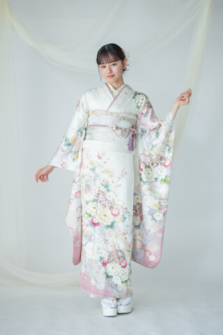 No.93386 白地に映える淡色古典｜清楚で大人かわいい振袖