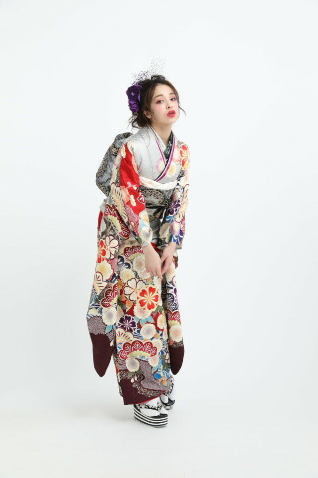 マリアージュコトブキ 宇多津店の振袖 /グレー色/古典/桜柄