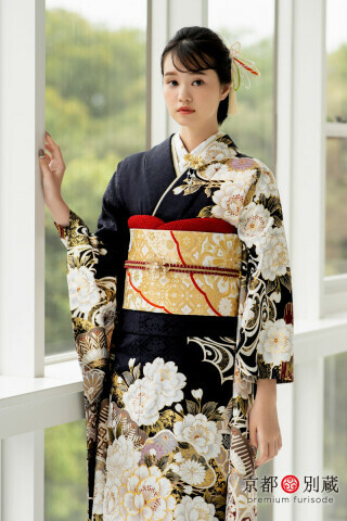 ふりそで 横浜 別蔵 -Furisode Yokohama Betsukura-の振袖 /黒色/古典