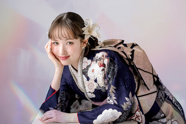 スタジオホワイトルーム 葛西店の振袖 /紺色/白色/エレガント/花柄
