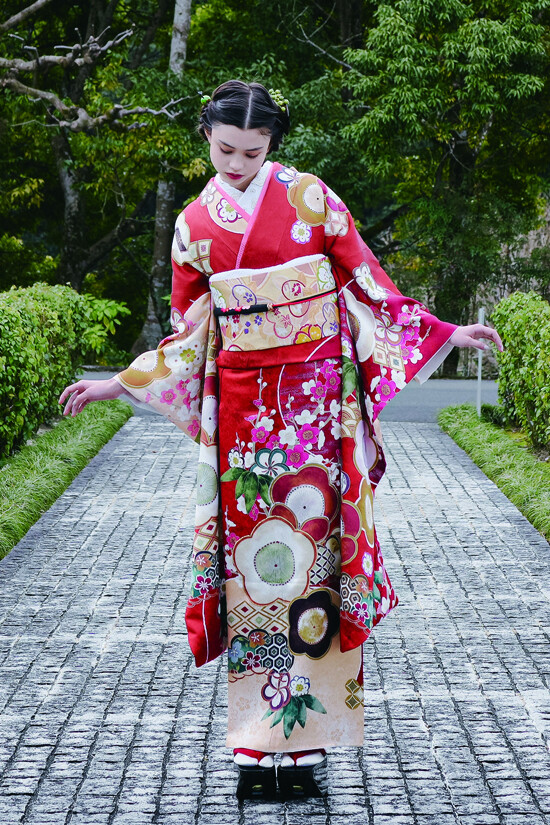 ブライダル優美厚狭本店の振袖 /赤色/ピンク色/古典/梅柄 ブライダル優美厚狭本店の振袖 /赤色/ピンク色/古典/梅柄