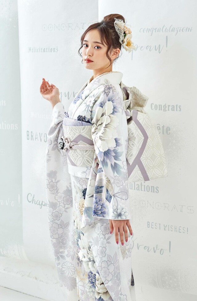 きらら西田きもの工芸 奈良大和西大寺駅前店の振袖 /白色/青色/レトロ