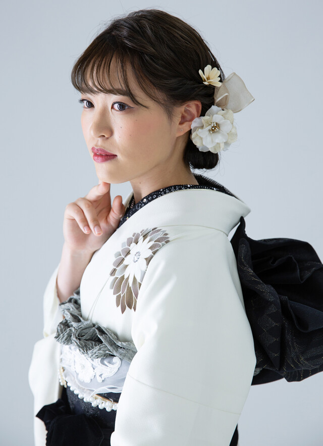 セゾンふりそで館の振袖 /白色/黒色/レトロ/菊柄/ 03780 白 黒