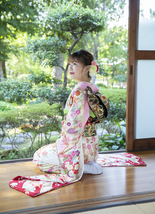 22158 振袖5点セット　型染め　白〜ピンク　牡丹　しつけ付き　ちりめん 振袖用 帯揚げ 正絹 丹後ちりめん 花刺繍 日本製 単品 赤 黄 緑