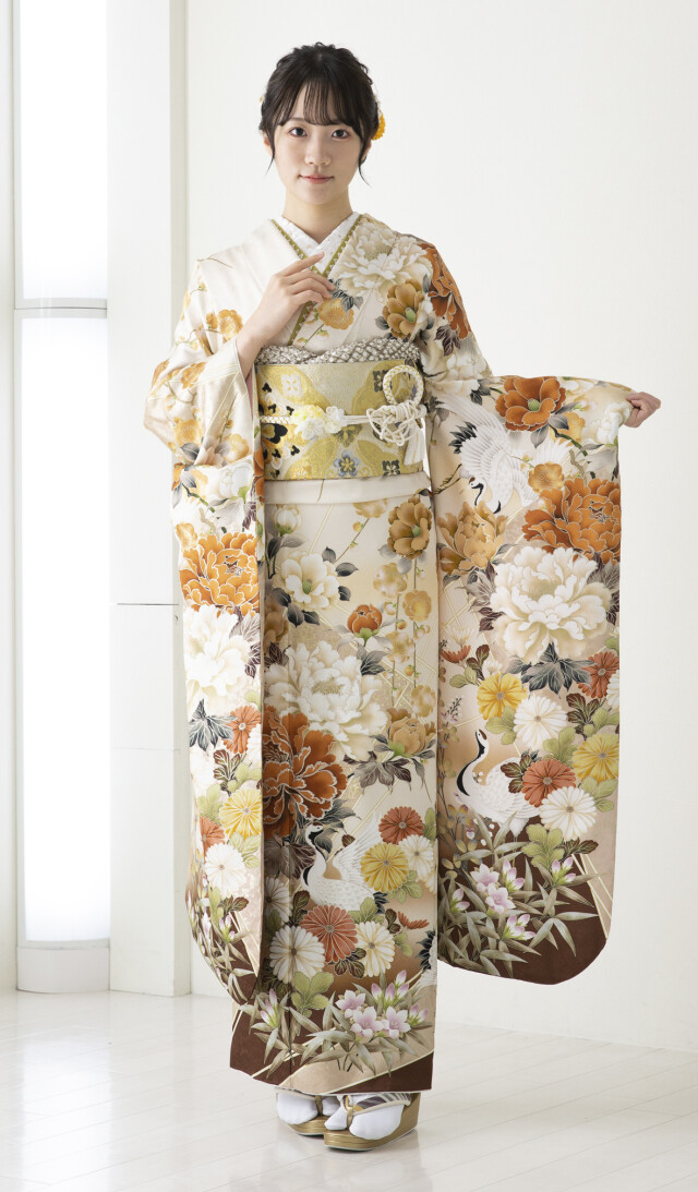 セゾンふりそで館の振袖 /ベージュ色/茶色/古典/牡丹柄/ 03791