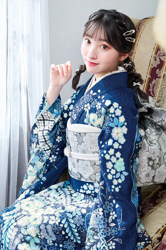 三ツ星 大垣本店の振袖 /紺色/古典/花柄/ HIBIKI | My振袖