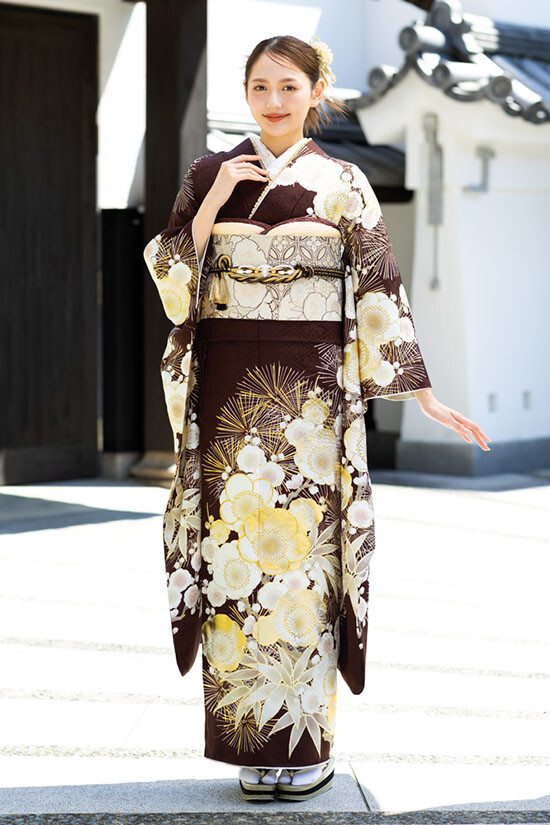 三ツ星 大垣本店の振袖 /茶色/古典/梅柄/ かりん | My振袖