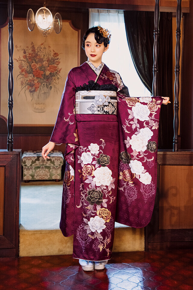 一蔵＆オンディーヌ水戸店の振袖 /紫色/赤色/エレガント/バラ柄/ OE