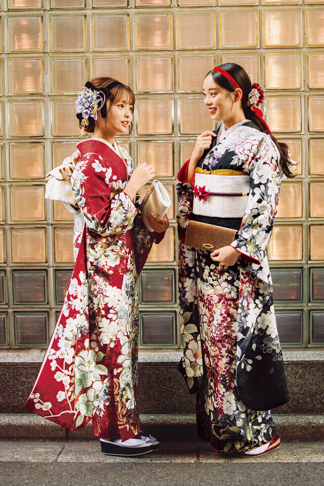 一蔵＆オンディーヌ水戸店の振袖 /黒色/赤色/古典/花柄/ OE-1549