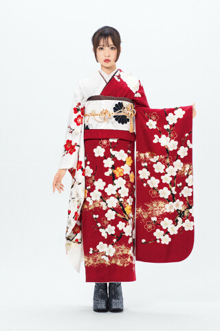 kiara♡　振袖　セット　中古　美品　赤　成人式　一蔵　オンディーヌ 一蔵＆オンディーヌ水戸店の振袖 /赤色/白色/古典/梅柄/ OE-1398