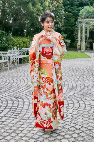 成人式　振袖　 白地　花柄 　オレンジ 振袖 レンタル 成人式 21点セット レトロ 振袖セット 花 白系