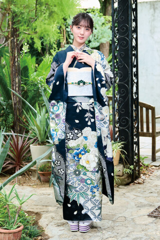 成人式 振袖1式 紺色 紺（ネイビー）の振袖でかわいさがキリッと際立つ！色合わせコーデ7選