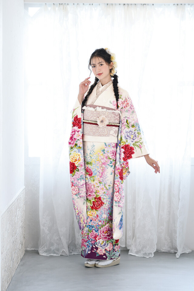 株式会社まるやま 松山ゆうび苑の振袖 /白色/その他色/キュート/花柄