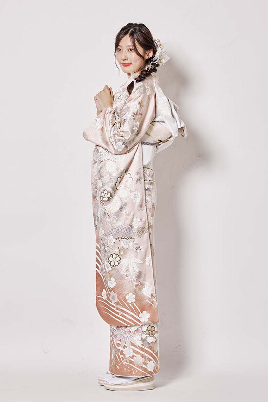 ◎mk-1977　引き振袖　お引きずり　ラメ　身丈180　7-1 夢楽染かずの明石店の振袖 /ベージュ色/ピンク色/エレガント/花柄