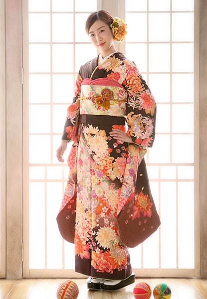 らかんスタジオ小山店の振袖 紫色 古典 花柄 華やかでしとやかな女性を演出 My振袖