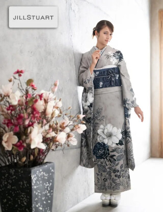 【JILLSTUART】灰色地にシックな大輪花が映える振袖_振袖_34563