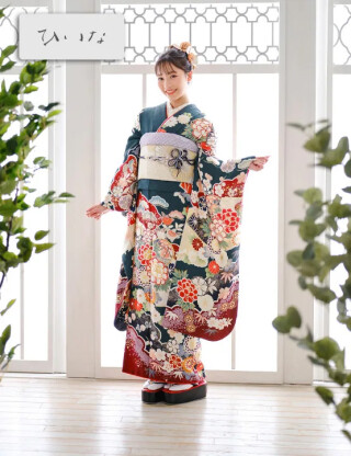 【ひいな】深い青緑地に大輪菊や亀甲文様が舞う名品振袖_振袖_42519