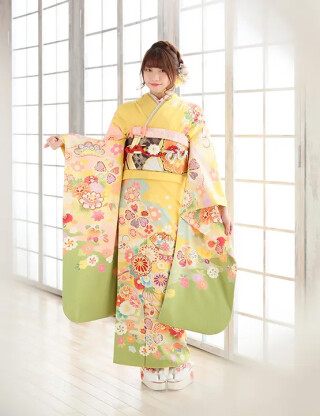 温かみのある黄地と黄緑の配色に満開の花々が優しい振袖_振袖_87209