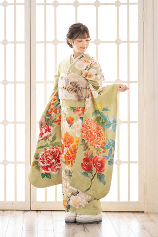 気品あるグリーンにカラフルな草花柄_振袖_67869 | らかんスタジオ小金井店