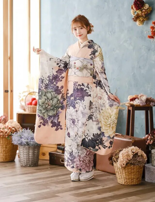 淡いくすみピンク地にシックな水彩風和花が洗練されたニュアンス振袖_振袖_87050