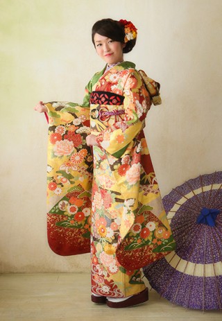 【YUMI KATSURA PARIS】特別な日にふさわしい艶やかで絢爛豪華な古典柄はエキゾチックな装い_振袖_11849