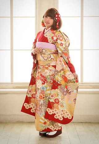鮮やかな朱色×花柄の大人スタイル_振袖_33825