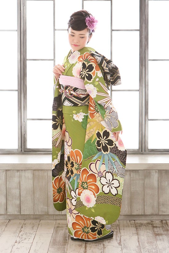 らかんスタジオ江戸川店の振袖 /緑色/レトロ/花柄/ シックな色合いの