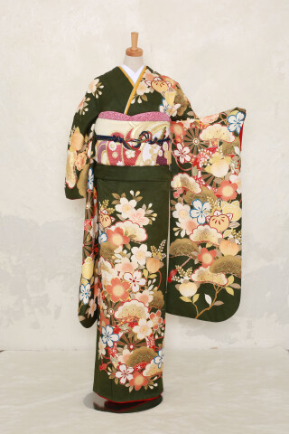 鈴屋 郡山店の振袖 /緑色/古典/松柄/ 架純 松車 | My振袖