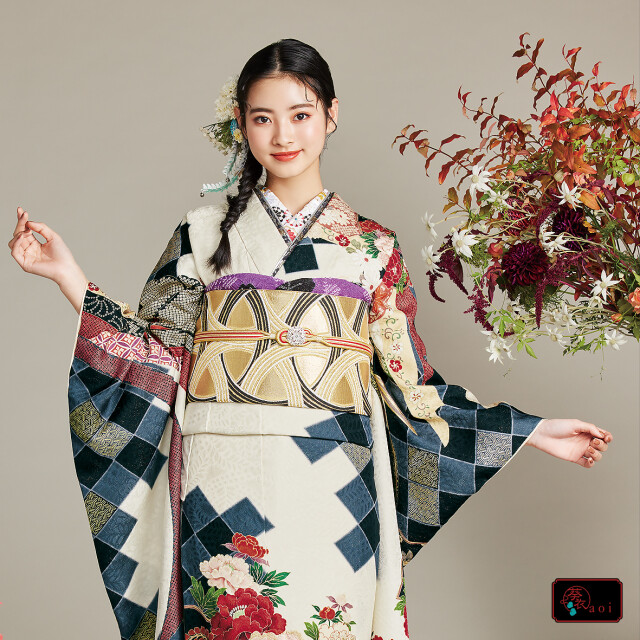 Noa Goto です★™️ 身丈164 振袖3点セット（帯なし）NO107 あのちゃん着用の振袖-オレンジ|成人記念の新作振袖ご紹介 ANO-009