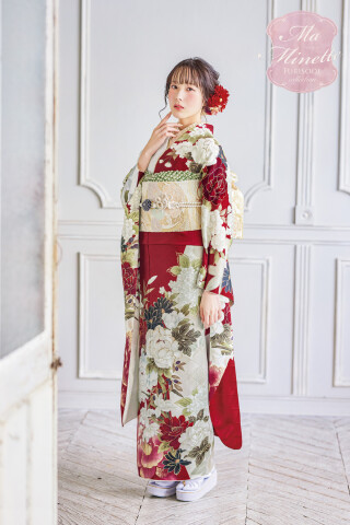 きもの渡久の振袖 /赤色/黒色/エレガント/バラ柄/ 8010-00034 | My振袖