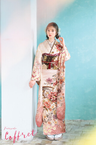 アンヘルハートの振袖 /ピンク色/グレー色/キュート/蝶柄/ 蝶桜ピンク