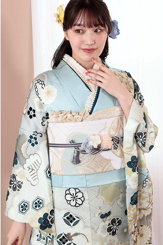 池田屋 Kimono&dressの振袖 /水色/グレー色/古典/花柄/ KR-705 | My振袖